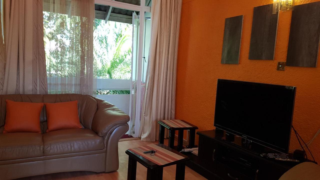 Appartamento Lolo'S 1Bed Apt-Best Location-2Balconies Harare Esterno foto